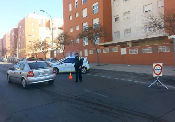 La Policía Local de Almería detiene a dos varones acusados de sendos delitos de malos tratos