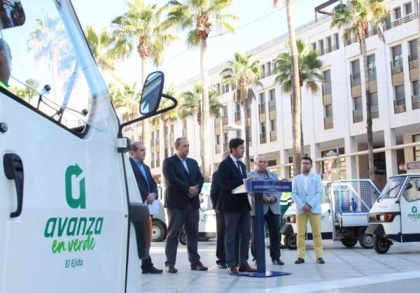 Nueva flota de vehículos, renovación de contenedores y estrictos sistemas de control para El Ejido 'Avanza en verde'