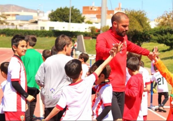 La Fundación de la UD Almería organiza un Campus de Fútbol en Navidad