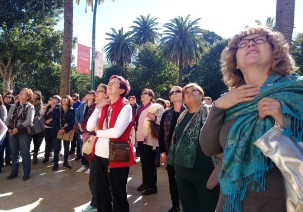 Clara Campoamor o María Zambrano 'enseñan' Málaga a un grupo de mujeres de Níjar