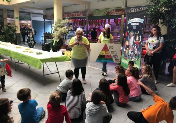 El Mercado de Abastos de La Gangosa acoge hoy un taller de alimentación saludable dirigido a las familias vicarias