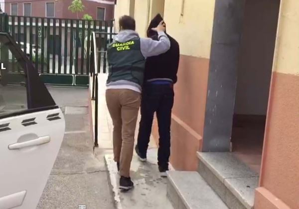 Un hombre de 68 años es atracado en Roquetas de Mar tras sacar una gran cantidad de dinero de la ventanilla de caja de un banco