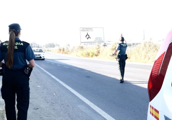 Tres personas son pilladas in fraganti en dos robos de viviendas en Roquetas de Mar por la Guardia Civil