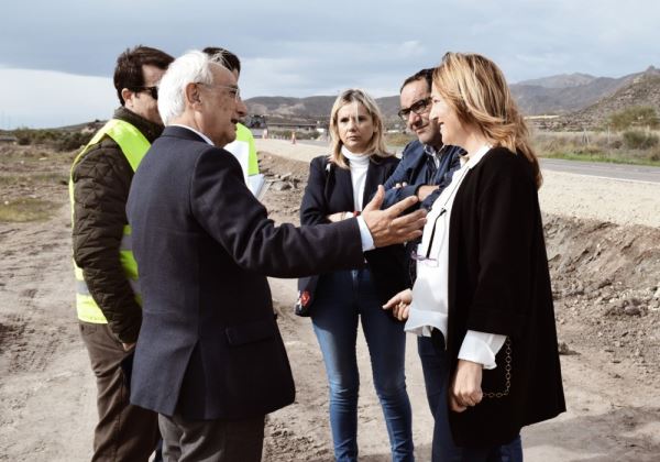 Níjar se cobra una deuda histórica de Fomento con el arreglo del acceso a Campohermoso por La Granatilla