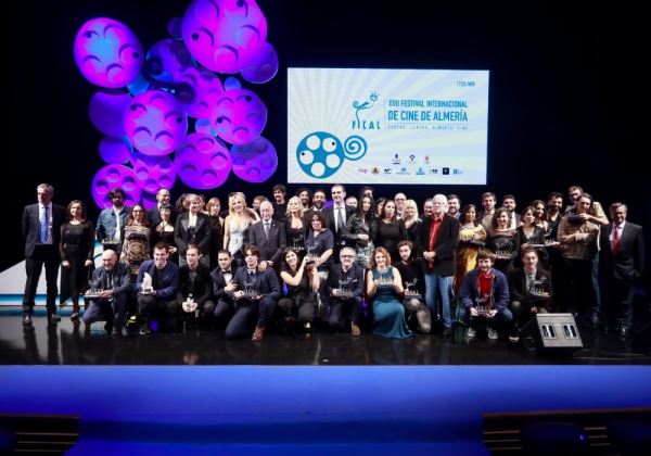 El glamour y la pasión por el cine iluminan la clausura del XVII Festival Internacional de Cine de Almería