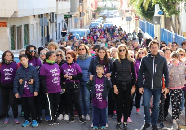 Trescientos ejidenses marchan contra la violencia de género