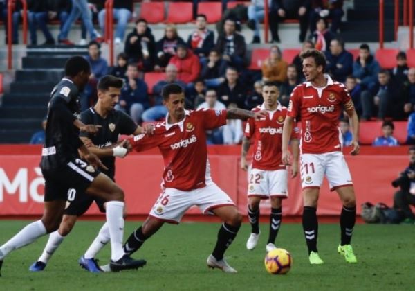 La UD Almería no puede con el colista y empata frente al Nástic de Tarragona