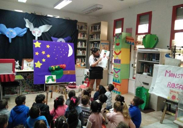 Las bibliotecas municipales de Vícar viven el auge de los clubs de lectura