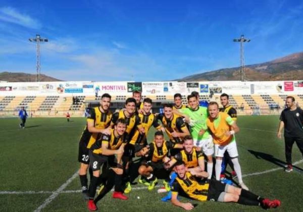 El Berja CF recupera el camino del triunfo frente al Navas