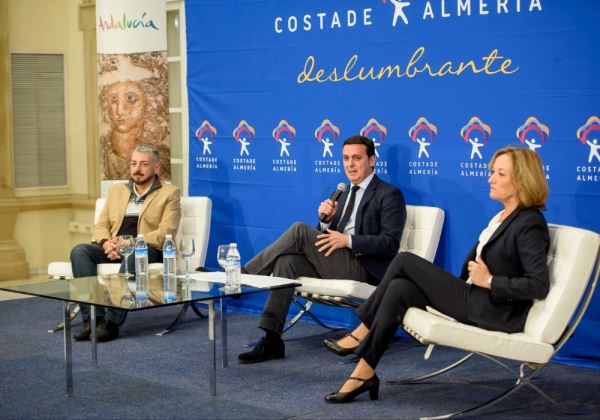 La Diputación analiza con las empresas turísticas de la provincia el potencial de Costa de Almería en materia de cruceros