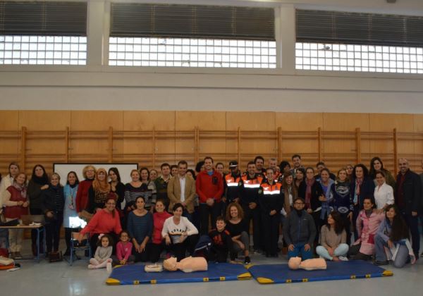 Padres y profesores del colegio La Libertad, de Campohermoso, se forman en emergencias