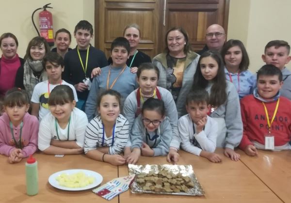 Veinte niños abderitanos aprenden a cocinar recetas de navidad sin gluten