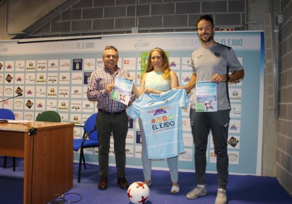 María Márquez deja el banquillo del equipo femenino de fútbol del CD El Ejido