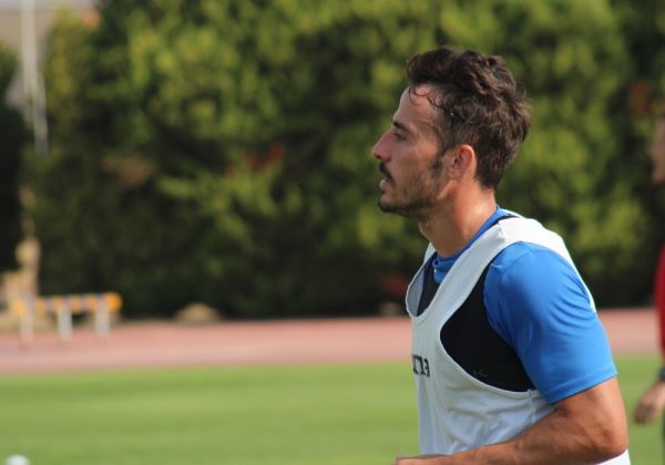 El jugador del CD El Ejido Álvaro González recibe el alta médica
