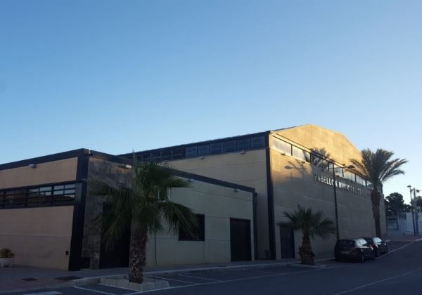 Fines aumentará su oferta deportiva ampliando su Pabellón con una nueva planta