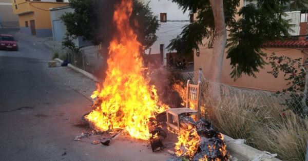 Ayuntamiento de Adra denuncia que el vandalismo cuesta 3.600 euros en los últimos días