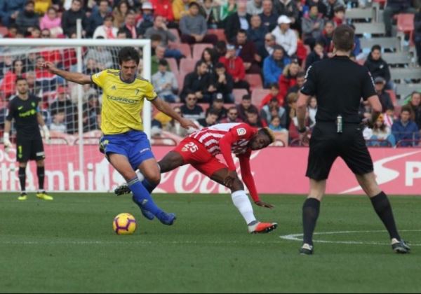 La UD Almería empata sin goles con el Cádiz en el Estadio de los Juegos Mediterráneos