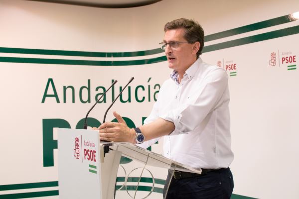 El PSOE le pide a la ministra de Agricultura que reciba a la Mesa del Agua