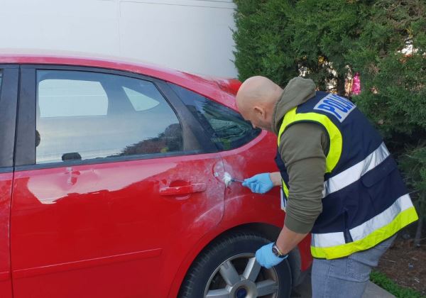 La Policía detiene a los tres autores de cuatro robos en el interior de vehículos