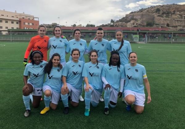 El equipo femenino de fútbol del CD El Ejido empata ante el Estudiantes