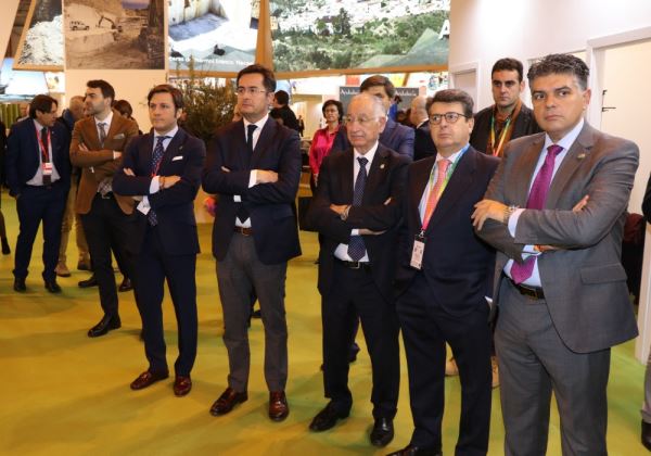 El Ejido presenta en FITUR su amplia oferta turística en un acto con el teatro y la cultura como protagonistas