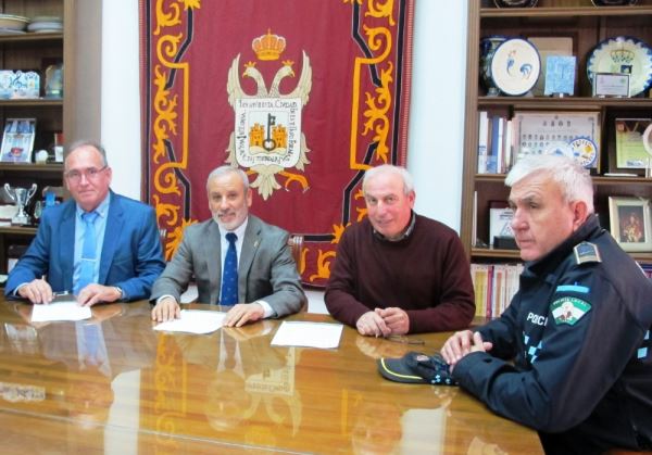 El de Vera, primer ayuntamiento andaluz que firma con un convenio de colaboración con SOS Desaparecidos
