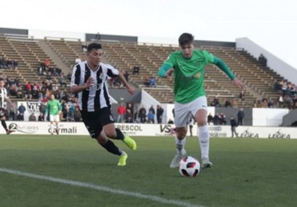 El Almería B saca un punto en el campo de la Balompédica Linense