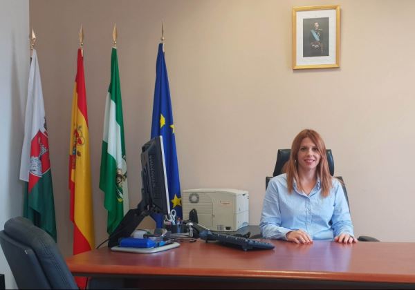 La alcaldesa de Huércal de Almería, sorprendida por las críticas del exalcalde sobre el centro Guadalinfo