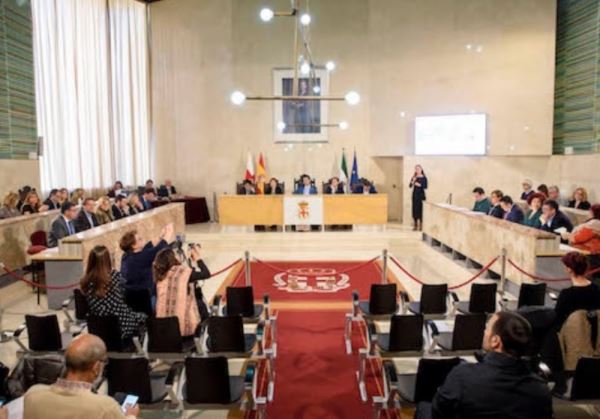 El ayuntamiento de la capital aprueba el presupuesto de 2019, que prioriza las políticas sociales, la atención a los barrios y el empleo