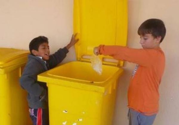 Los niños de Vícar ya pueden escoger la mascota de la II Liga de Reciclaje del Poniente almeriense
