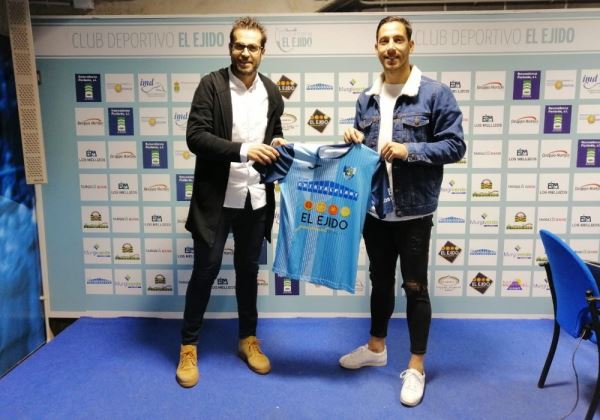 El nuevo jugador del CD El Ejido Ezequiel destaca que todo el equipo tiene que enchufarse para volver a triunfar