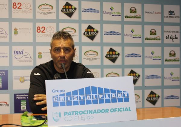 José Sevilla dimite como entrenador del primer equipo del CD El Ejido