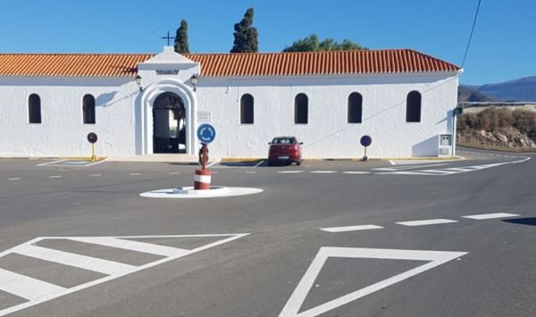 El Consistorio de Adra acondiciona el cementerio de cara a Todos los Santos