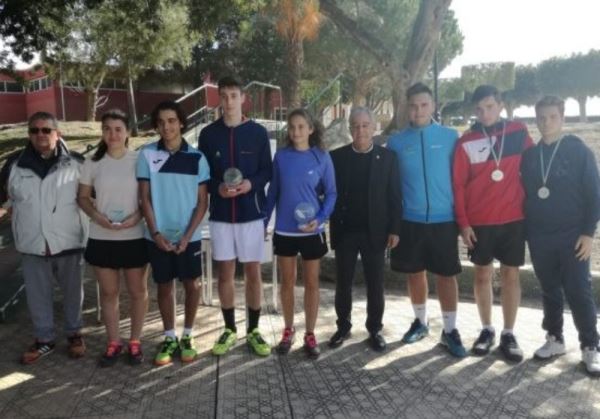 Los tenistas Emilio Viciana y Mª Dolores López, campeones de Almería en edad júnior