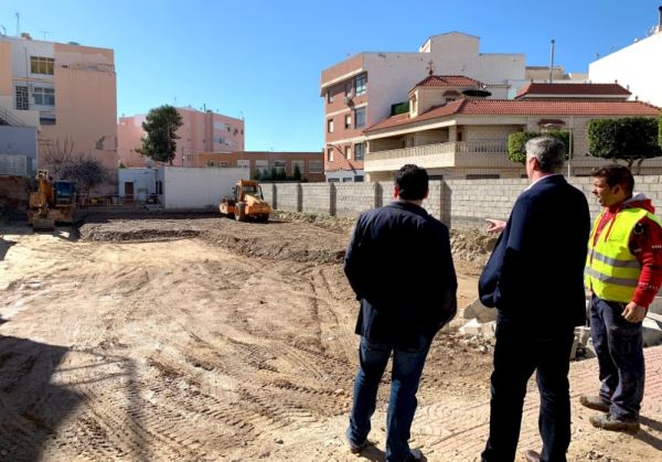 Viator inicia las obras de un aparcamiento en el centro urbano de la localidad