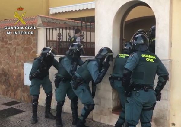 La Operación Terso acaba con un vecino de Los Llanos de Vícar detenido al tener 300 plantas de marihuana en su casa