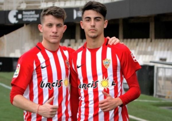 Los juveniles Sergio Sanchís y Mario Mañas debutan con el primer equipo de la UD Almería