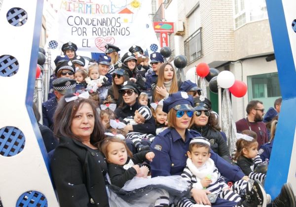 Más de dos millares de niños salen a la calle en Adra para celebrar el Carnaval Infantil