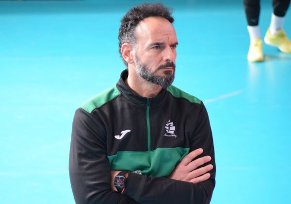 El técnico de Unicaja Almería ve el partido ante San Sadurniño como parte de la preparación de los play off