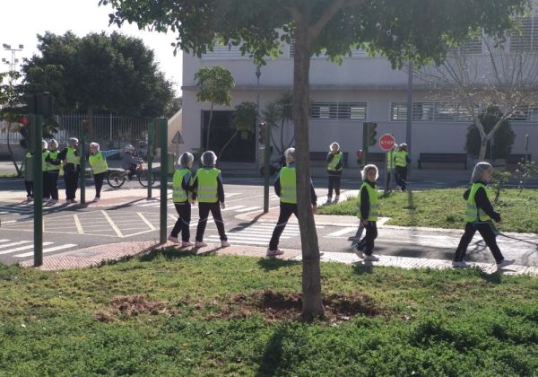 Alumnado del Divina Infantita, de El Ejido, y del Gabriel Cara, De Roquetas De Mar, disfrutan del Parque Infantil de Tráfico de Vícar