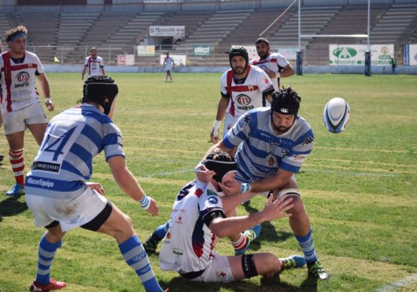 Unión Rugby Almería cae ante Cisneros Z y le da emoción a la permanencia