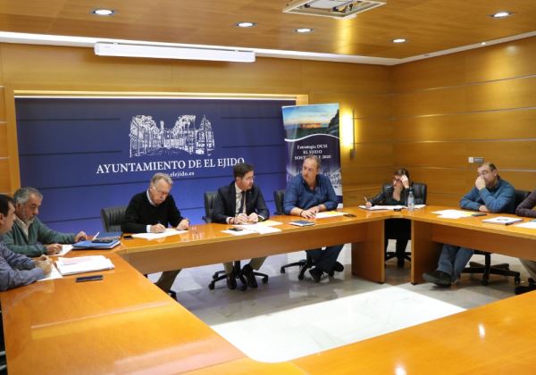 El equipo de gobierno de El Ejido analiza el cronograma de ejecución de los proyectos de la EDUSI