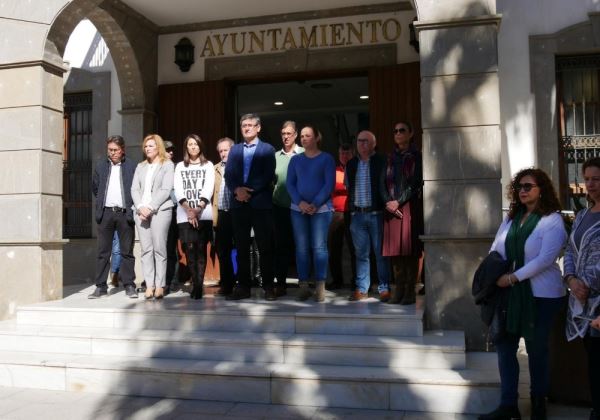 Adra enmudece para conmemorar el décimo quinto aniversario del 11M