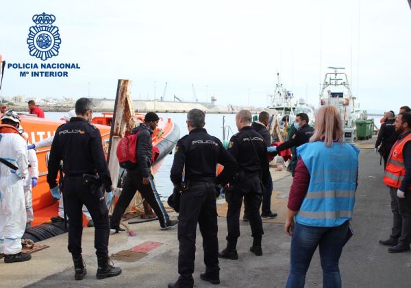 Detenidos dos pateristas responsables del traslado irregular de inmigrantes desde la costa de Marruecos