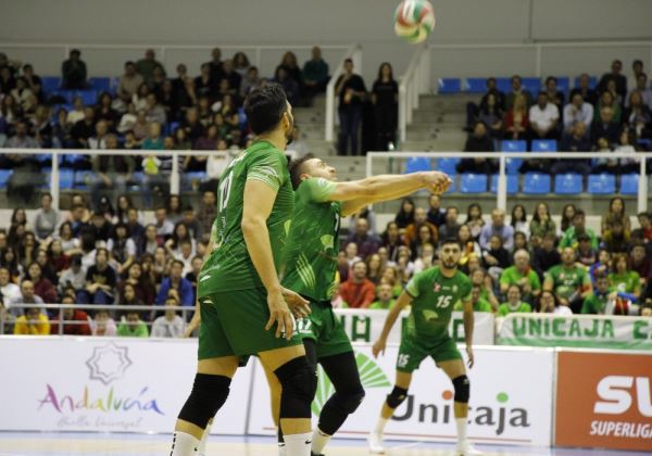 Victoria 'a cámara lenta' de Unicaja Almería antes del ensayo general en Ibiza