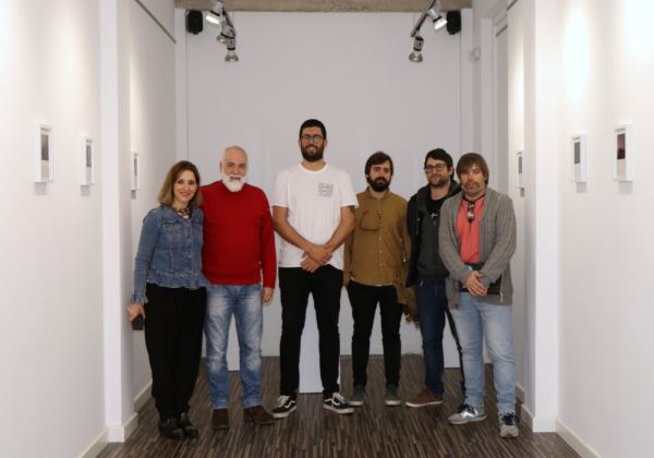 La primera edición de Phototic concluye con una exposición en la galería Dall Villa Art