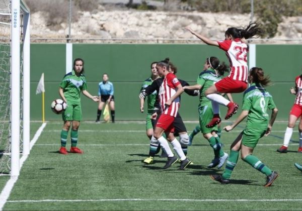 El equipo femenino de la UD Almería vence al Oriente