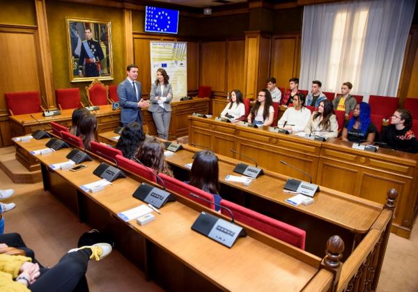 Una veintena de jóvenes del IES Sabinar representarán a Almería en Málaga en la XIII edición del Premio Escolar Jóvenes Andaluces Construyendo Europa