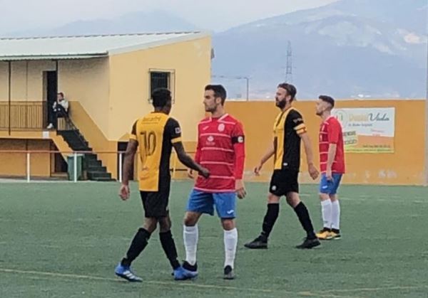 El Berja CF gana en Cúllar Vega y mantiene sus expectativas de ascenso