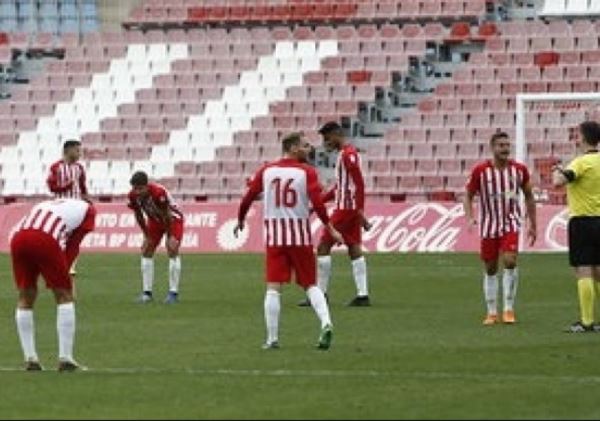 La UD Almería B cae ante el Melilla 1-4 en otro duro revés